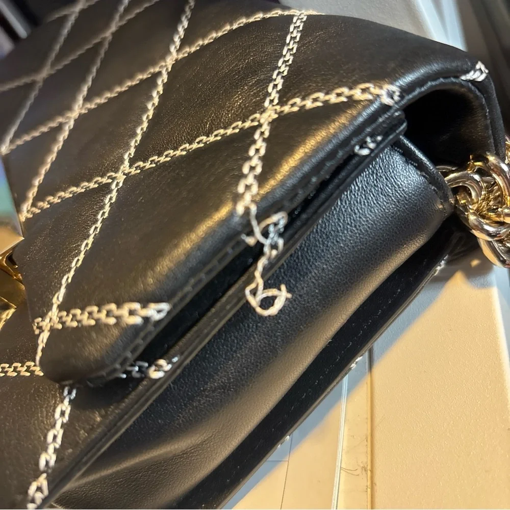 Kate Spade Quilted Black Crossbody with Gold Chain‎